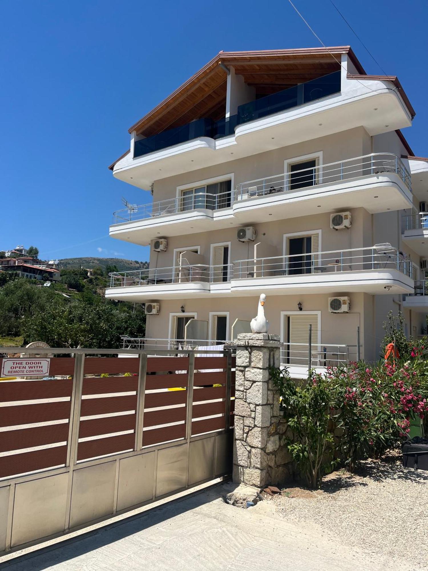 Foti Hotel